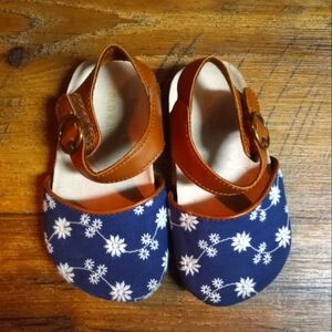 Toddler Girls Sz 6 Old Navy Embroidered Clogs
